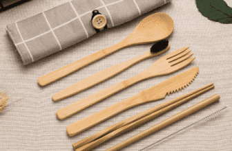 Set cubiertos y pajitas de bambú