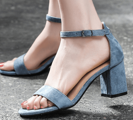 Tacones de mujer con hebilla (45% descuento)