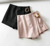 Pantalón efecto falda de cuero para mujer