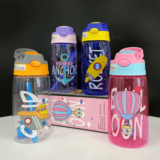 Botellas de agua para niños con pajita