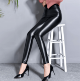 Pantalones de cuero (con terciopelo por dentro)