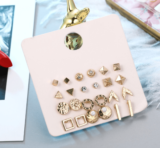 Set de pendientes pequeñitos